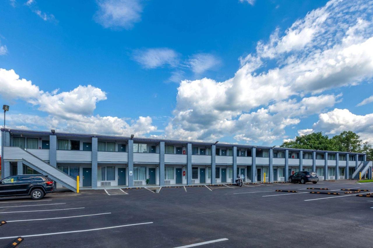 Travelodge By Wyndham Charles Town - Harpers Ferry Dış mekan fotoğraf