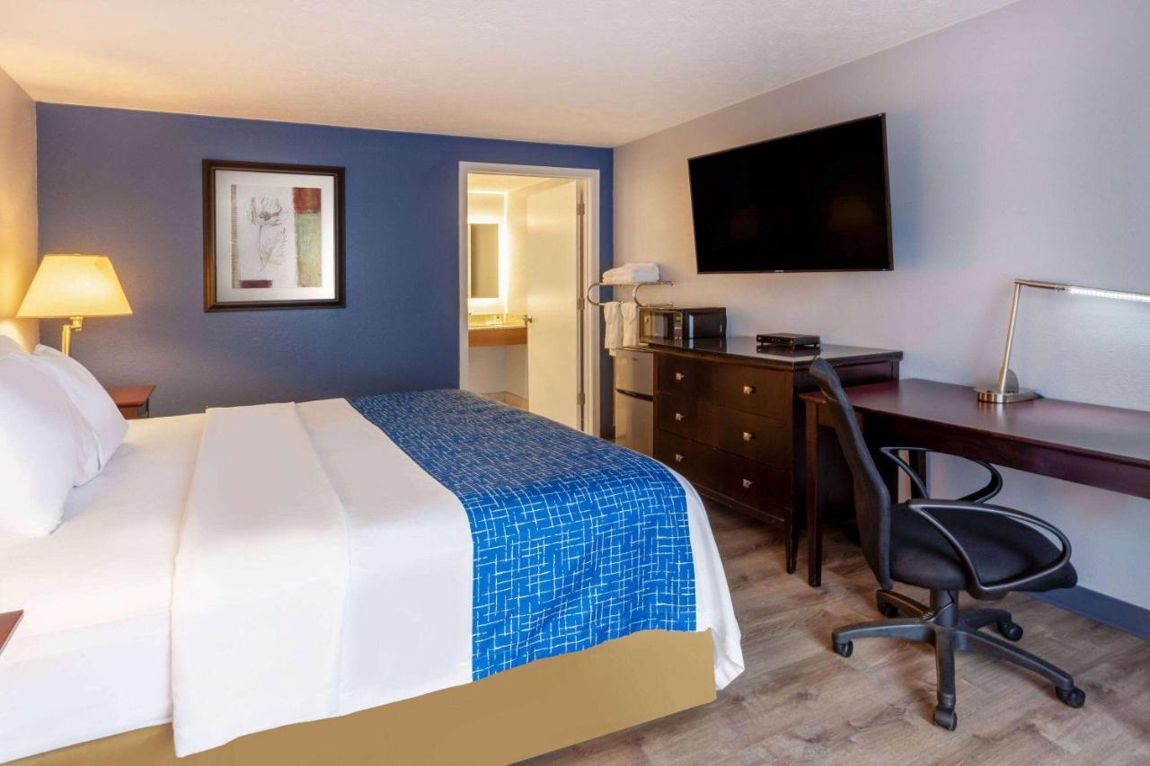 Travelodge By Wyndham Charles Town - Harpers Ferry Dış mekan fotoğraf
